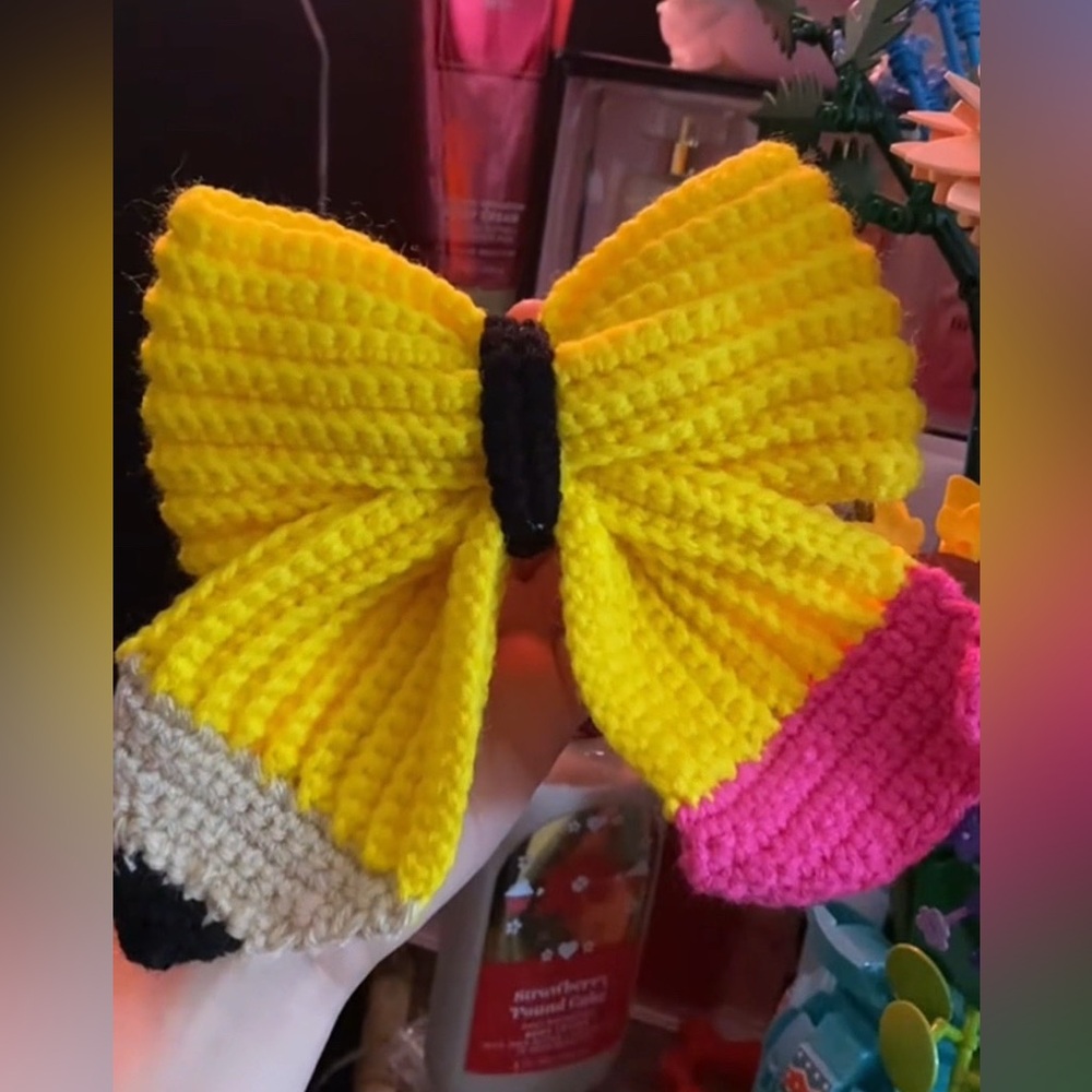 pencil crochet bow